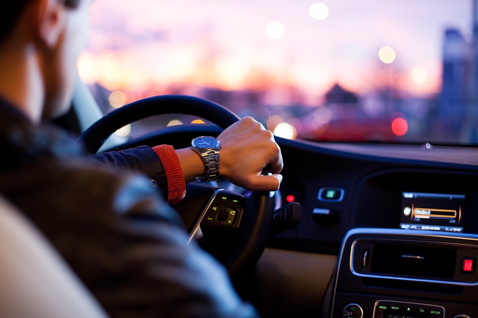 Por que se tornar motorista para uber ajuda o trânsito de sua cidade?